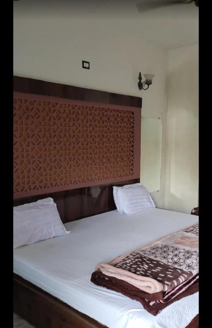Hotel Malhotra Palace Ujjain Exterior foto